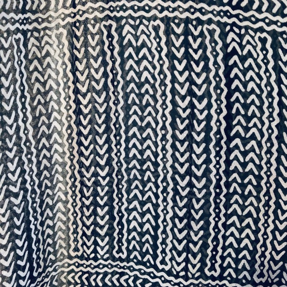 BCBG Sleeveless Lightweight/Sheer Duster - Picture 2 of 3